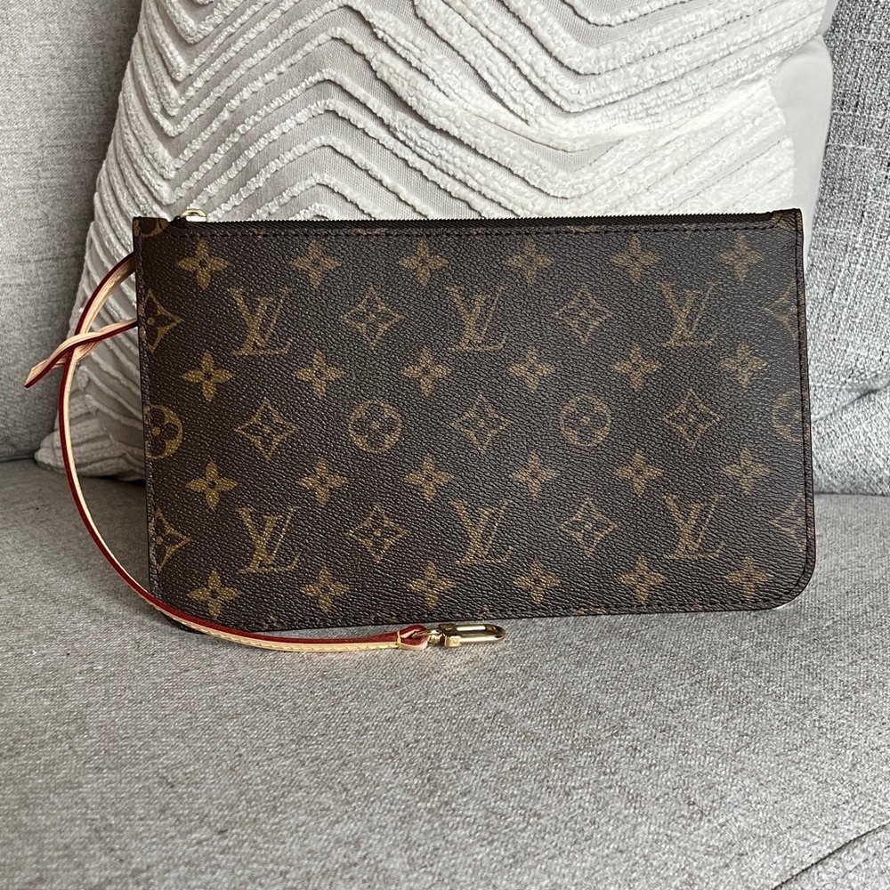 *BRAND NEW* Louis Vuitton Neverfull Pouchette/Pouch